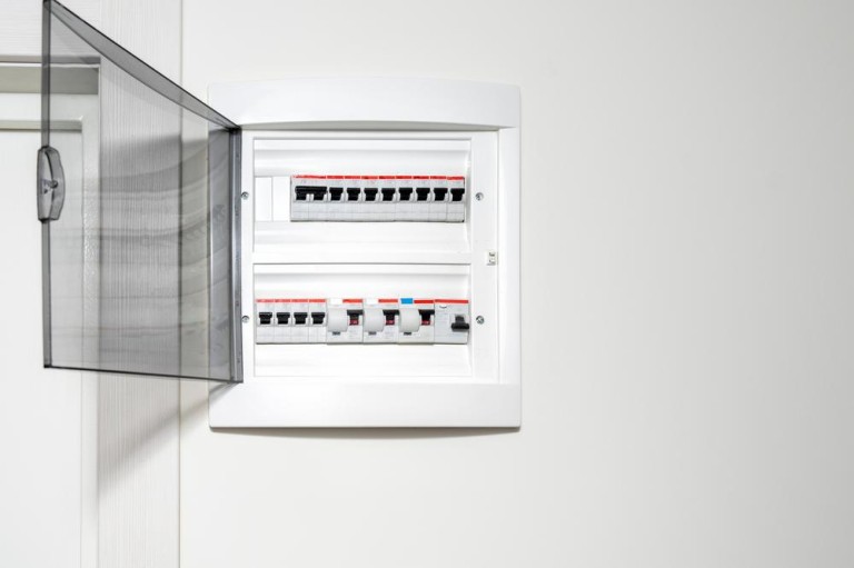 Comment réussir votre rénovation électrique à Bourgheim ?