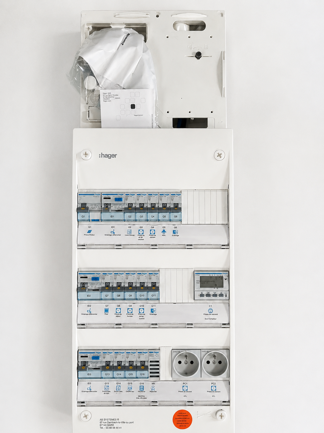 Fourniture et pose d'un tableau électrique 3 rangées équipé HAGER